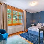 Very With Garage & Smart Tv For Relax & Adventure